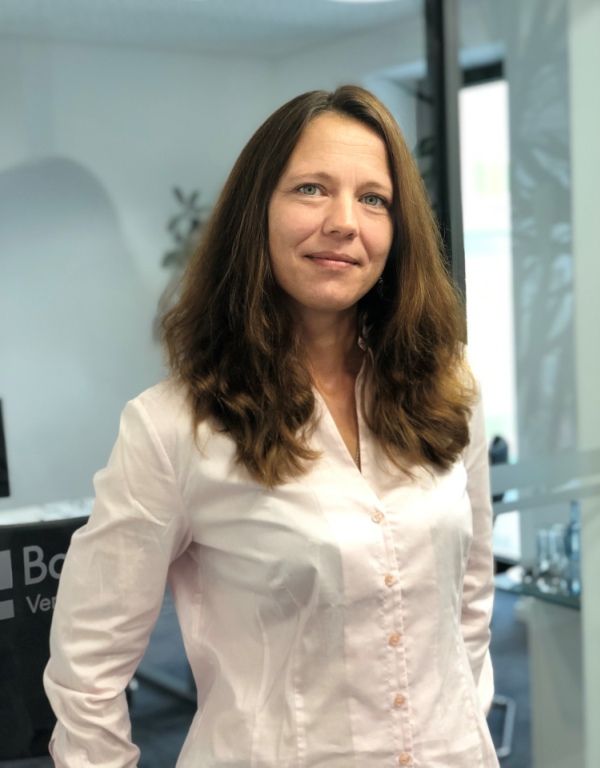 Versicherungskauffrau Patricia Schadow in Augsburg-Neusäß